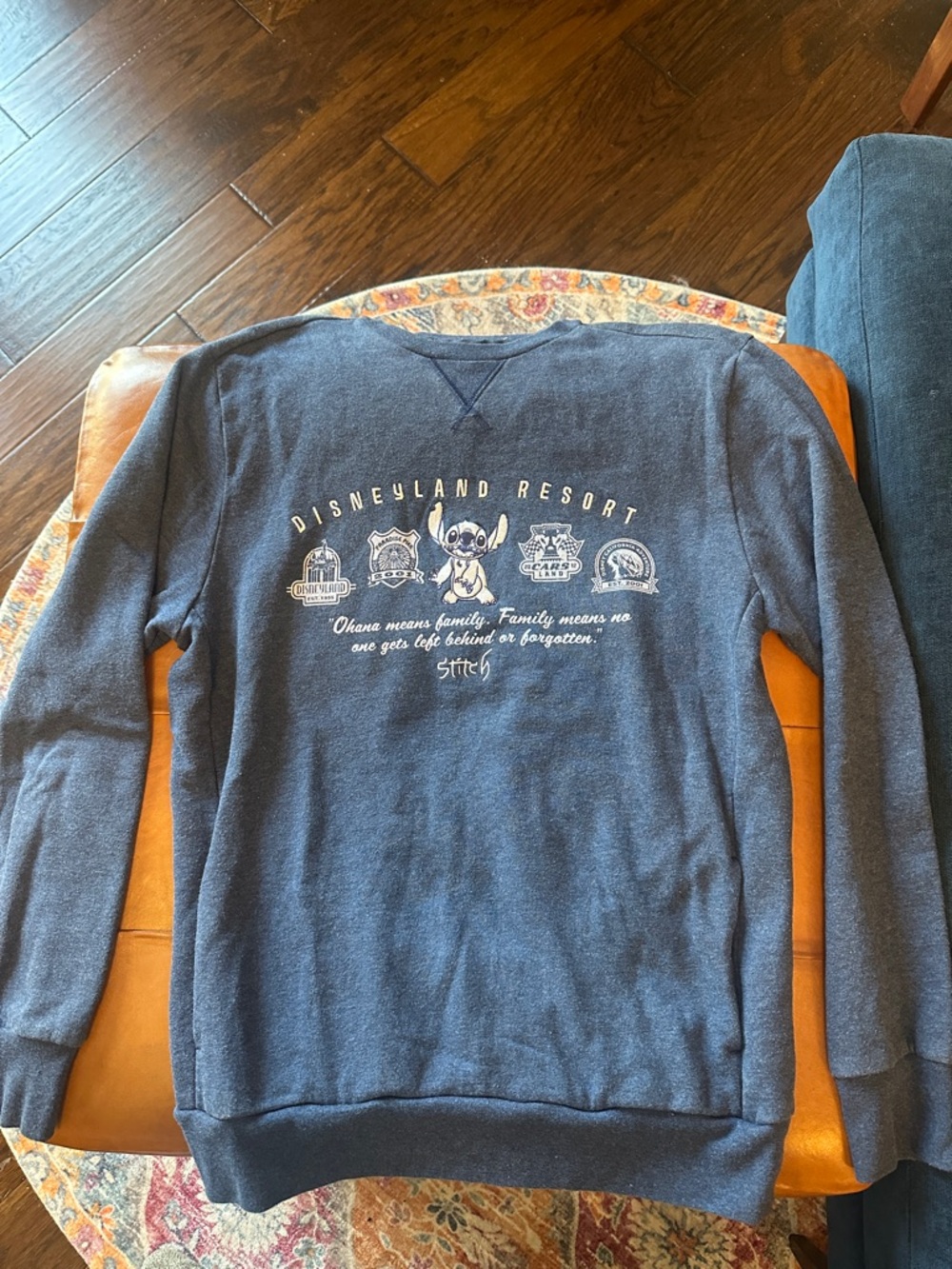 Disney Disneyland Resort Stitch Sweatshirt Sz M